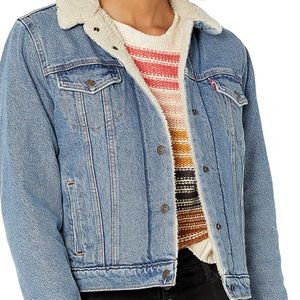 Levi's Women's Original Sherpa Trucker Jackets (Standard) size Large